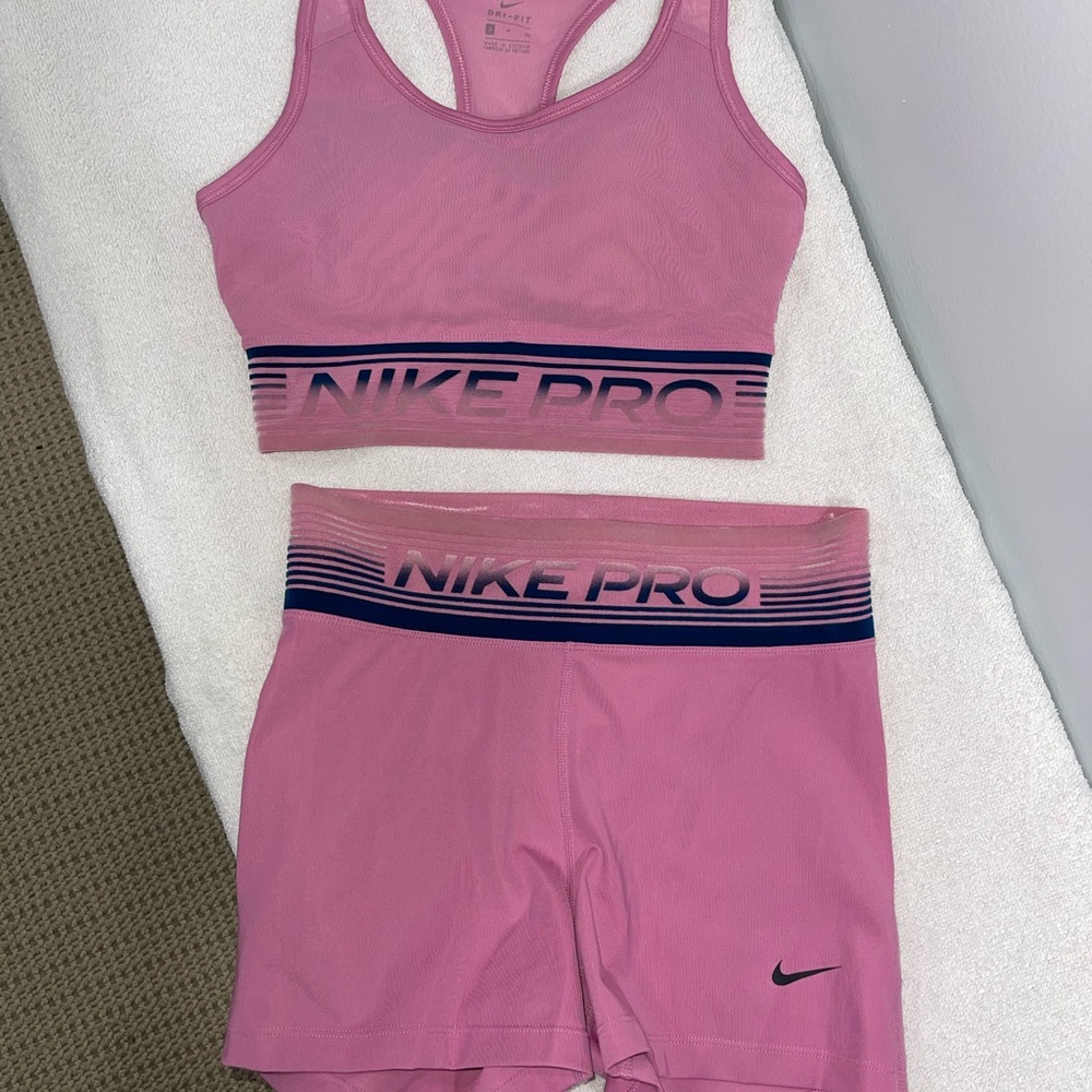 Nike Pro Pink Dri-FIT Set